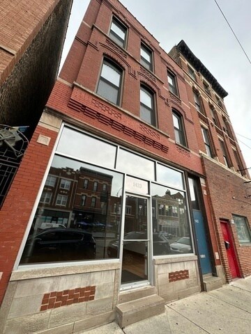 1433 W Chicago Ave in Chicago, IL - Building Photo