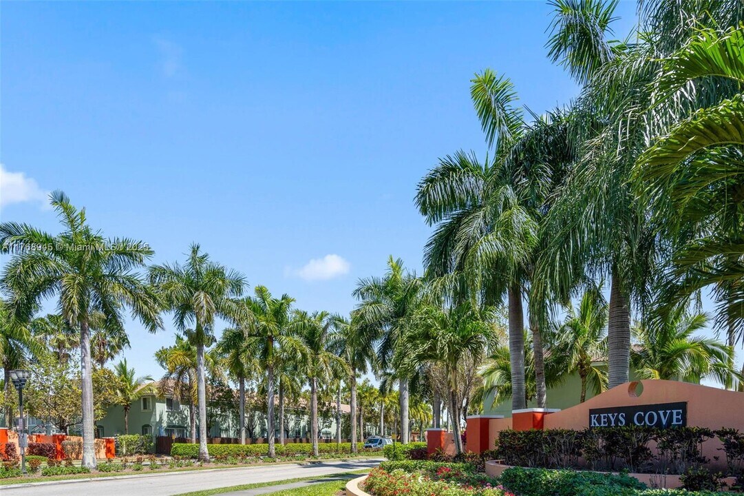 2731 SE 17th Ave, Unit 211 in Homestead, FL - Building Photo