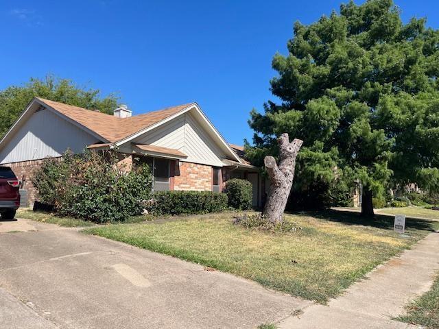 2905 Clover Ln in Euless, TX - Building Photo