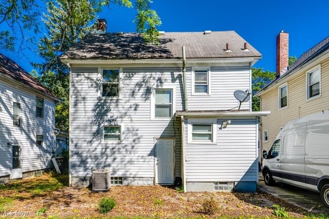 920 Bloomfield Ave in Akron, OH - Building Photo - Building Photo