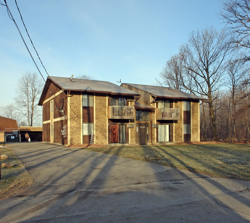 8120 Stadler Ave in Youngstown, OH - Building Photo