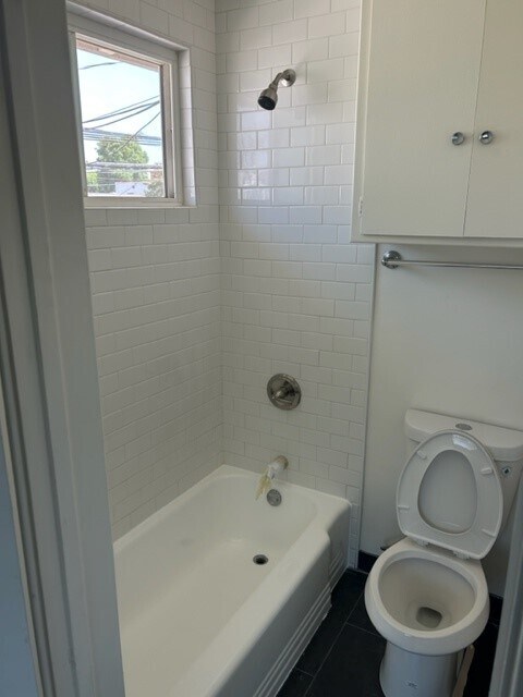 218 Newport Ave in Long Beach, CA - Building Photo - Building Photo