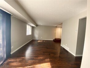 1480 Cedarwood Dr in Westlake, OH - Building Photo - Building Photo