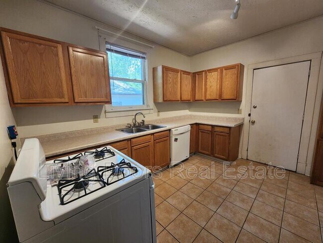 836 N 29th St in Lincoln, NE - Building Photo - Building Photo