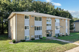 Point 47 Apartments in Minneapolis, MN - Foto de edificio - Building Photo