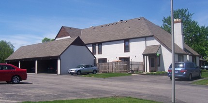 St. Andrews Village Apartments in Dublin, OH - Building Photo - Building Photo