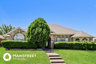 740 Regalwood Dr in Desoto, TX - Building Photo