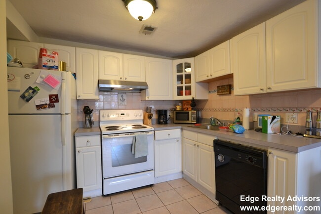 361 Faneuil St in Boston, MA - Building Photo - Building Photo