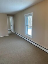 11 E Grand St in Hampton, NJ - Foto de edificio - Building Photo
