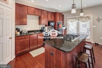 338 Quarterdeck Alley in Annapolis, MD - Building Photo - Building Photo