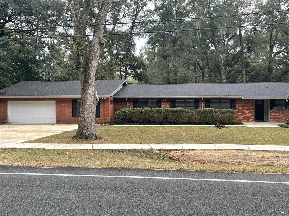 7629 SW 8th Ave in Gainesville, FL - Foto de edificio