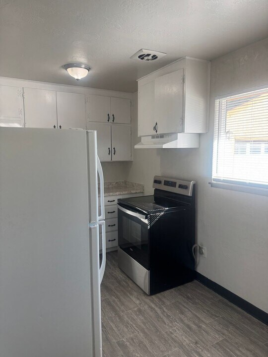 2851 Reservoir Ln in Redding, CA - Building Photo