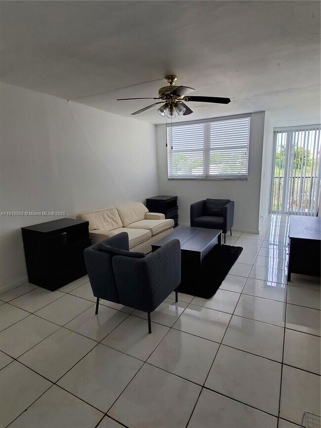 9411 SW 4th St in Miami, FL - Building Photo - Building Photo
