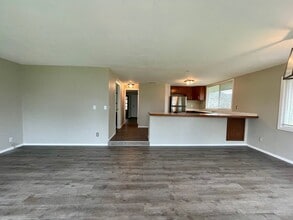 6343 N Campbell Ave in Portland, OR - Foto de edificio - Building Photo