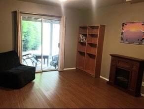894 Glenayre Dr in Coquitlam, BC - Building Photo - Building Photo