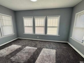 1215 18th Ave in Rock Island, IL - Building Photo - Building Photo