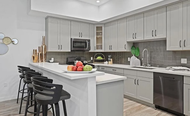 2323 28th St, Unit 1 in Santa Monica, CA - Building Photo - Building Photo