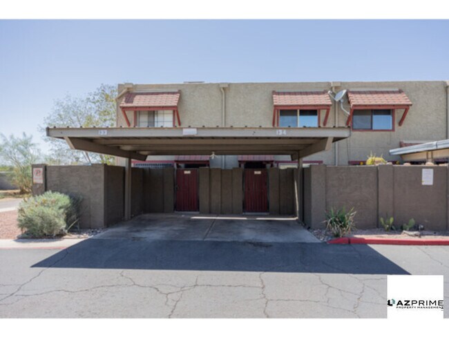 2724 W McLellan Blvd in Phoenix, AZ - Foto de edificio - Building Photo