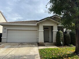 9753 Cervelli Way in Elk Grove, CA - Building Photo