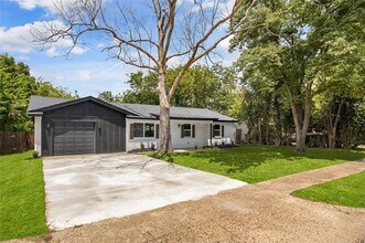13321 Blossomheath Ln in Dallas, TX - Building Photo - Building Photo