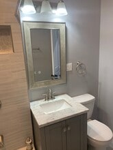 2309 S Leavitt St, Unit 1st floor in Chicago, IL - Foto de edificio - Building Photo