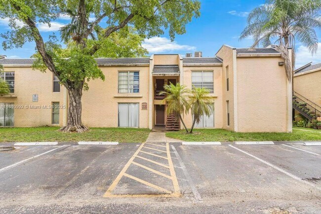property at 4525 Treehouse Ln