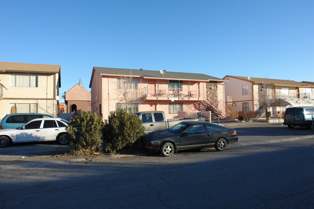 Puebla Estate in Las Vegas, NV - Building Photo