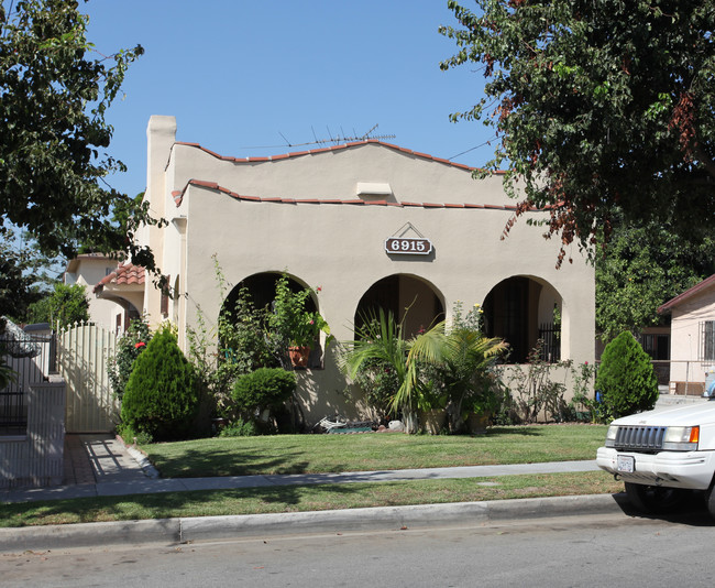 6915 Bear Ave in Bell, CA - Building Photo - Building Photo