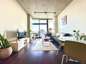 235 W Van Buren St, Unit #3310 in Chicago, IL - Building Photo - Building Photo