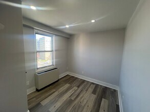 750 N Broad St in Elizabeth, NJ - Foto de edificio - Building Photo