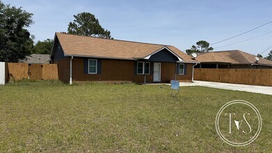 910 Churchfield Dr in Hinesville, GA - Foto de edificio - Building Photo
