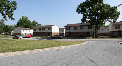 Oxford Manor in Durham, NC - Foto de edificio - Building Photo