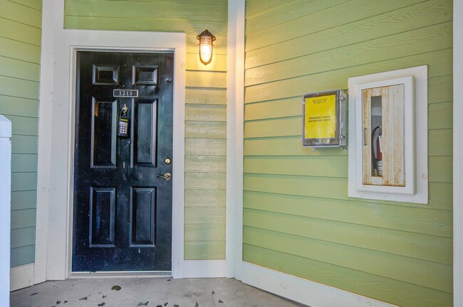 1213 Rosewood Ln in Mount Pleasant, SC - Building Photo - Building Photo