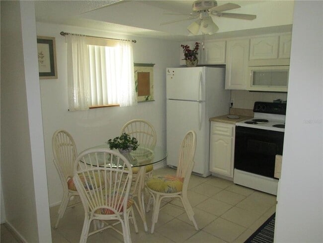 340 Base Ave E in Venice, FL - Building Photo - Building Photo