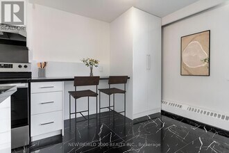 102-485 EGLINTON Ave in Toronto, ON - Building Photo - Building Photo