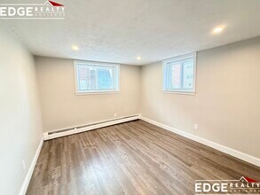 8 Bryon Rd, Unit 1 in Boston College, MA - Building Photo - Building Photo