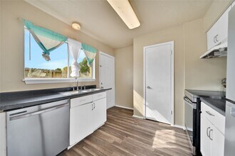 13159 High Star Dr in Houston, TX - Foto de edificio - Building Photo