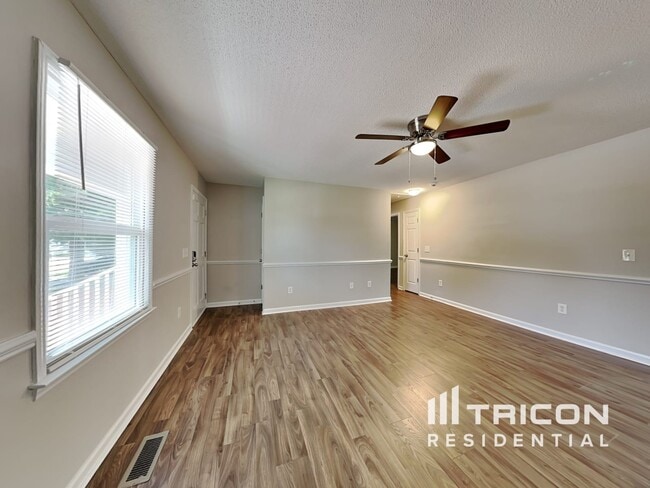 812 Hepplewhite Ct in Fuquay Varina, NC - Building Photo - Building Photo