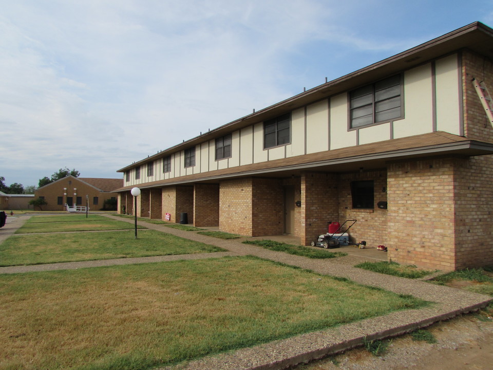 608 Tennessee St in Graham, TX - Building Photo