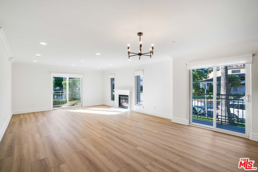 8610 Chalmers Dr in Los Angeles, CA - Building Photo