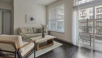 1711 Caroline St, Unit 238 in Houston, TX - Building Photo