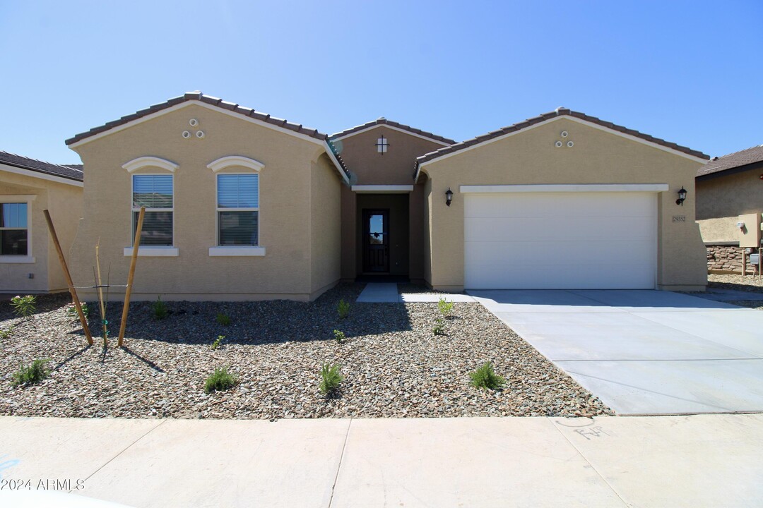 29352 136th Ln in Peoria, AZ - Building Photo