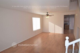 9901 Rose Charmont St in Las Vegas, NV - Foto de edificio - Building Photo