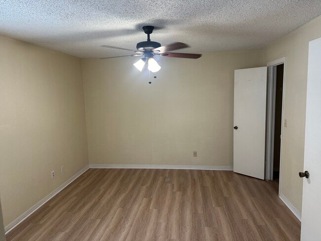 4630 Commander Dr in Orlando, FL - Building Photo - Building Photo