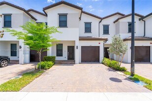 209 SW 159th Way in Pembroke Pines, FL - Building Photo
