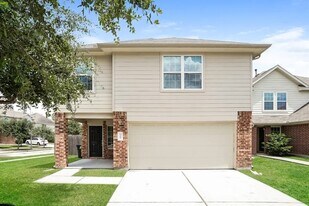 724 South Ella Creek Drive in Houston, TX - Building Photo