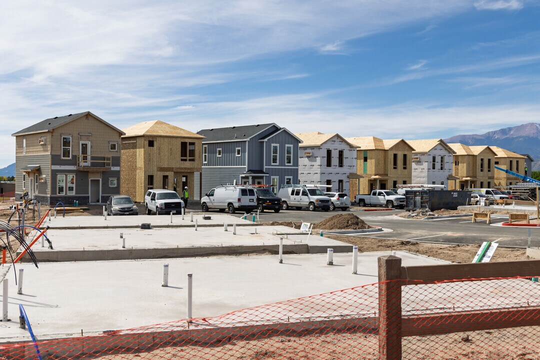 2845 Parliament Dr in Colorado Springs, CO - Building Photo