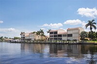 4010 SE 20th Pl in Cape Coral, FL - Building Photo - Building Photo