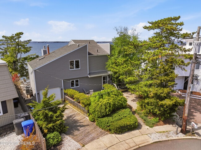473 Tamiami Dr in Lavallette, NJ - Building Photo - Building Photo