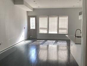 1213 Noble St in Philadelphia, PA - Building Photo - Building Photo